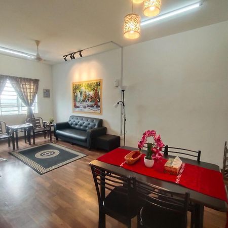Anggerik Camelia Homestay Apartment Ladang Tok Pelam Куала Теренгану Екстериор снимка